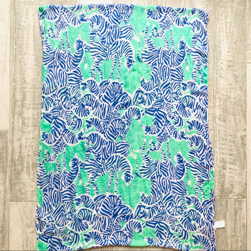 Lilly Pulitzer Blue Zebra 🦓 Turquoise Infinity Scarf - Picture 3 of 16